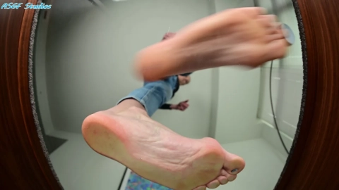 German MILF Glass Crush Pt. 2: Intense Giantess Fetish