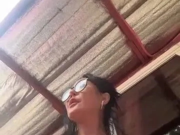 Hot Asian Mature MILF Live Cam Tease