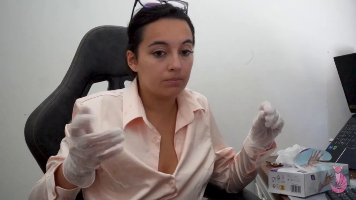 Hot Nurse Summer Fox Gives Deep Throat & Creampie SPH