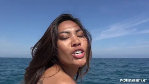 Poopea s clate fond au Cap d Agde