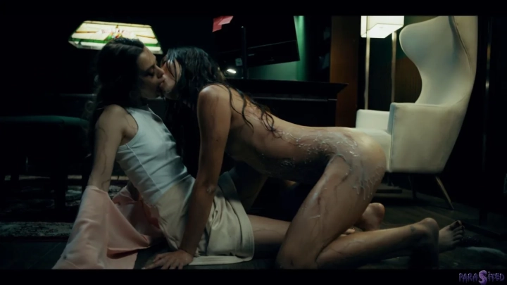 Lucy Mochi Molly Little – Insanity Case