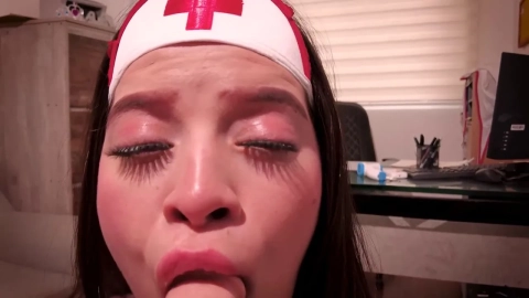 NaomiHill – Unartige Krankenschwester Fucked in Office