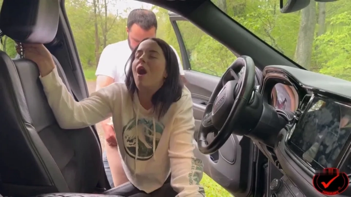 DerPornoBeamte – Anhalterin aufgegabelt und DURCHGEFICKT