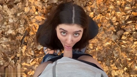 LeahSnuSnu – Schwanz Abmelkung im Wald – Ich schlucke alles