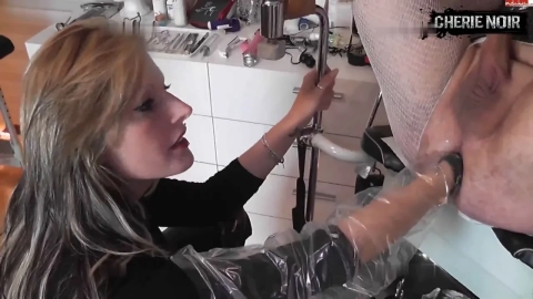 IsaVanGold – Anleitung Arschdehnung – So kommst Du tief in deine Mose