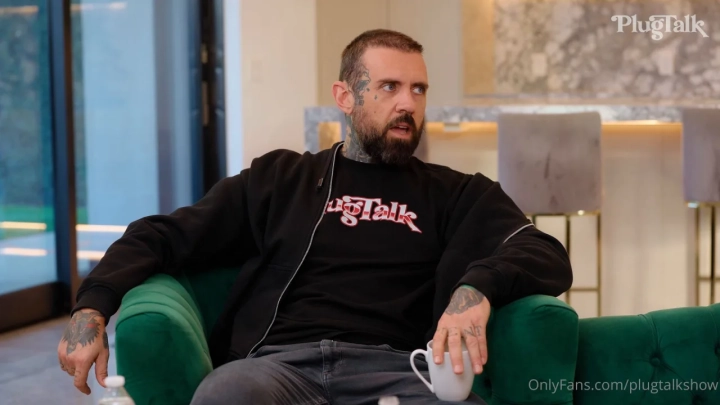 Alanna Pow, Lena The Plug – Plugtalk Blowjob Scene