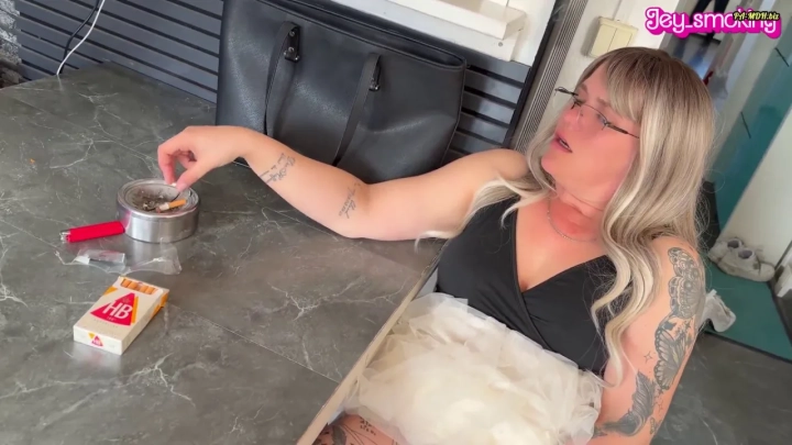 Jey Smoking – Feierabend Geniest Man Am Besten Mit Nem Dildo