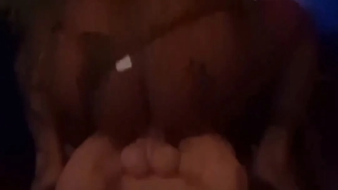 Spaß mit meiner Puppe | Erotische Solo-Szene im Schlafzimmer