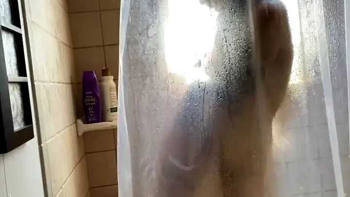 Mature MILF with Big Ass in Tight Jeans