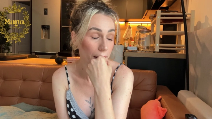 Stepmom Mayaeyes Seduced: Dirty Panties & Boobs