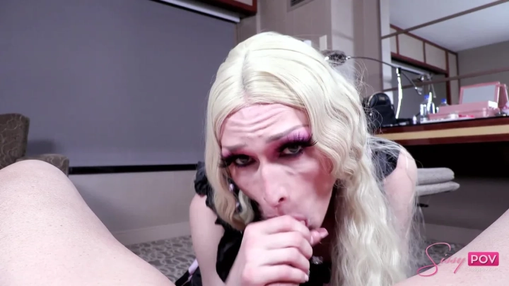 Experienced Trans Girl Provides Hot Mature Pleasure